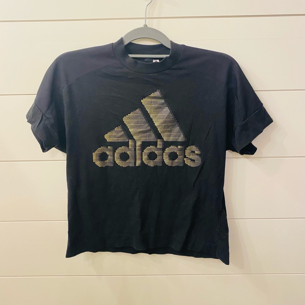 Women’s Adidas Cropped Mesh Sleeve Shirt. Size Large. Black